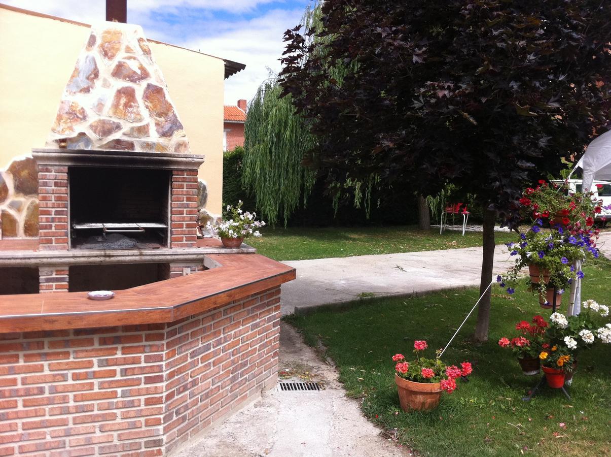 Hostal Carazo Torquemada Exterior photo